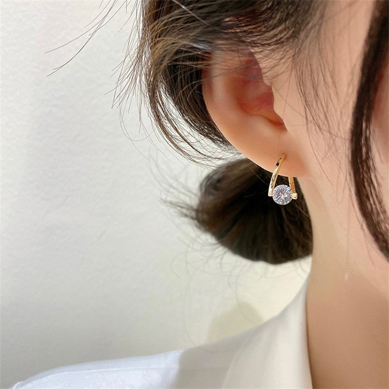 Simple Black White Irregular Polyhedron Pendant Small Earrings 2025 New Girl Unusual Earrings Fashion Korean Jewelry For Woman